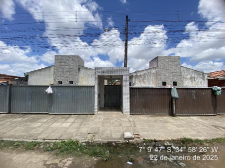 Casa em Santa Rita (PB)